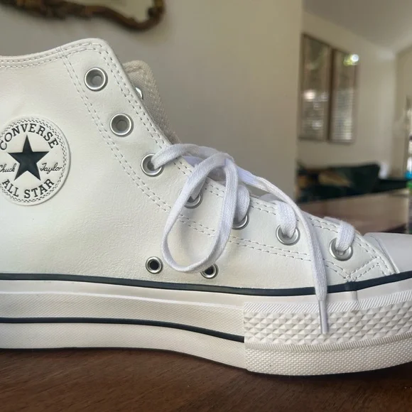 Converse Chuck Taylor All Star Platform White Leather High-Tops NWOT - Picture 2 of 16